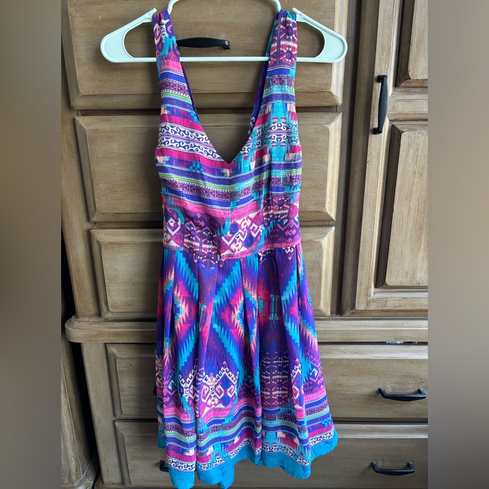 Multicolor Criss Cross Back Summer Dress with zipper, size medium